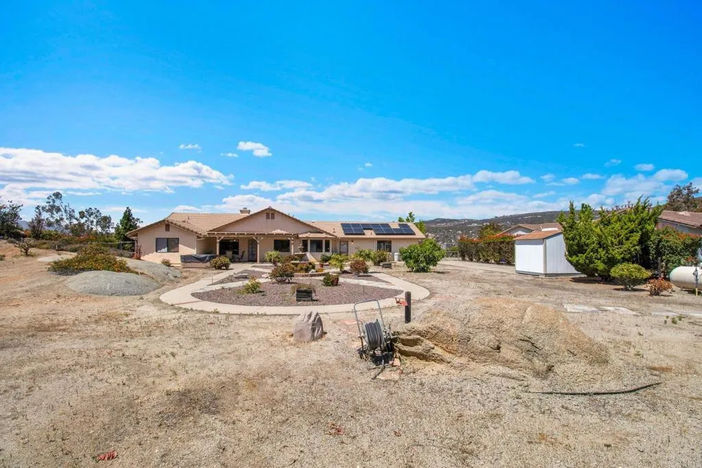 https://cdn.realtyfeed.com/cdn/127/306709626/6e9bd9ffe37cfde7c6807b5b246e0a53.webp