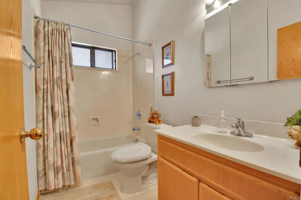 https://cdn.realtyfeed.com/cdn/127/306709626/700c85578bdebff631282fda9e1d2543.webp