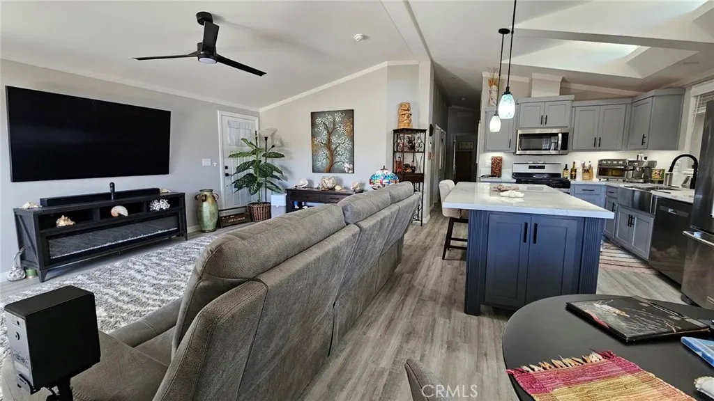 https://cdn.realtyfeed.com/cdn/127/306709633/3976f14ad32402f0071ae83284e731ea.webp