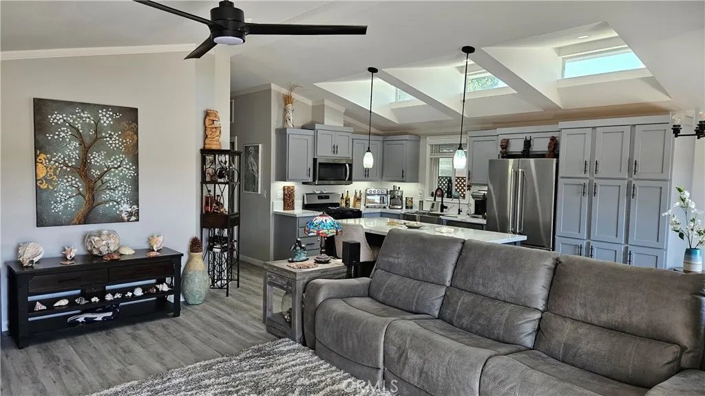 https://cdn.realtyfeed.com/cdn/127/306709633/7178bbd1f52a4e0ffe90f16254984ff9.webp