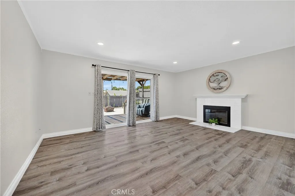 https://cdn.realtyfeed.com/cdn/127/306709646/1d7d6c3d515a3048c23dff6edb605b02.webp