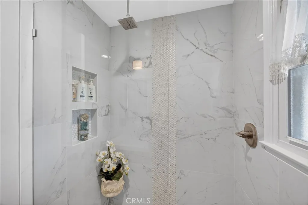 https://cdn.realtyfeed.com/cdn/127/306709646/aba736b1a8cc4aa8c005885af9c6aa23.webp