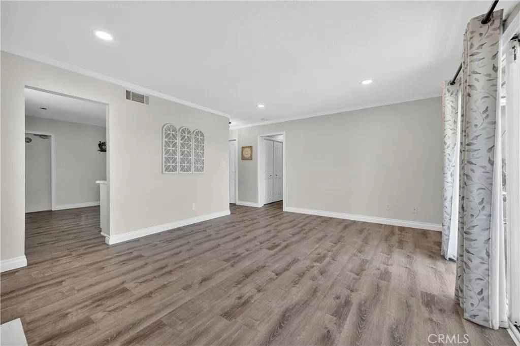 https://cdn.realtyfeed.com/cdn/127/306709646/e2f795274e33bbd778ff146f2c86915c.webp