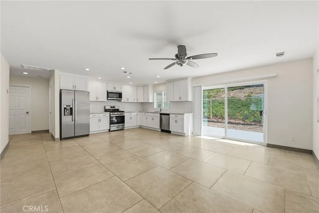 https://cdn.realtyfeed.com/cdn/127/306709691/b009b36f2fad1b2e52728fcb8bc84cb0.webp