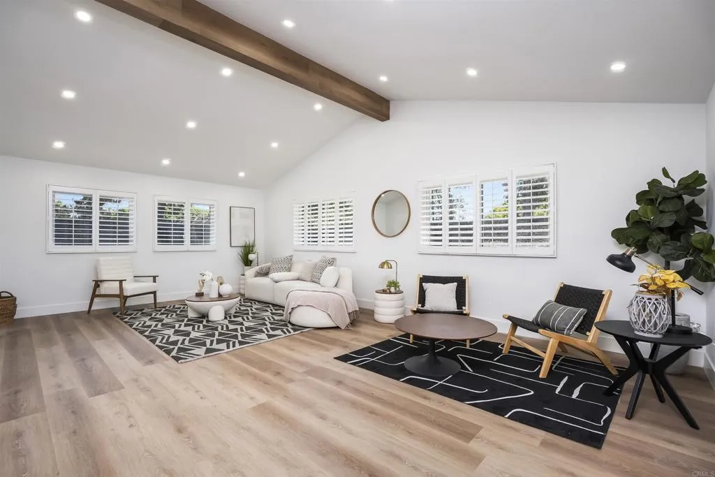 https://cdn.realtyfeed.com/cdn/127/306709700/51bec7c2d69413851b34452064d7a2fd.webp