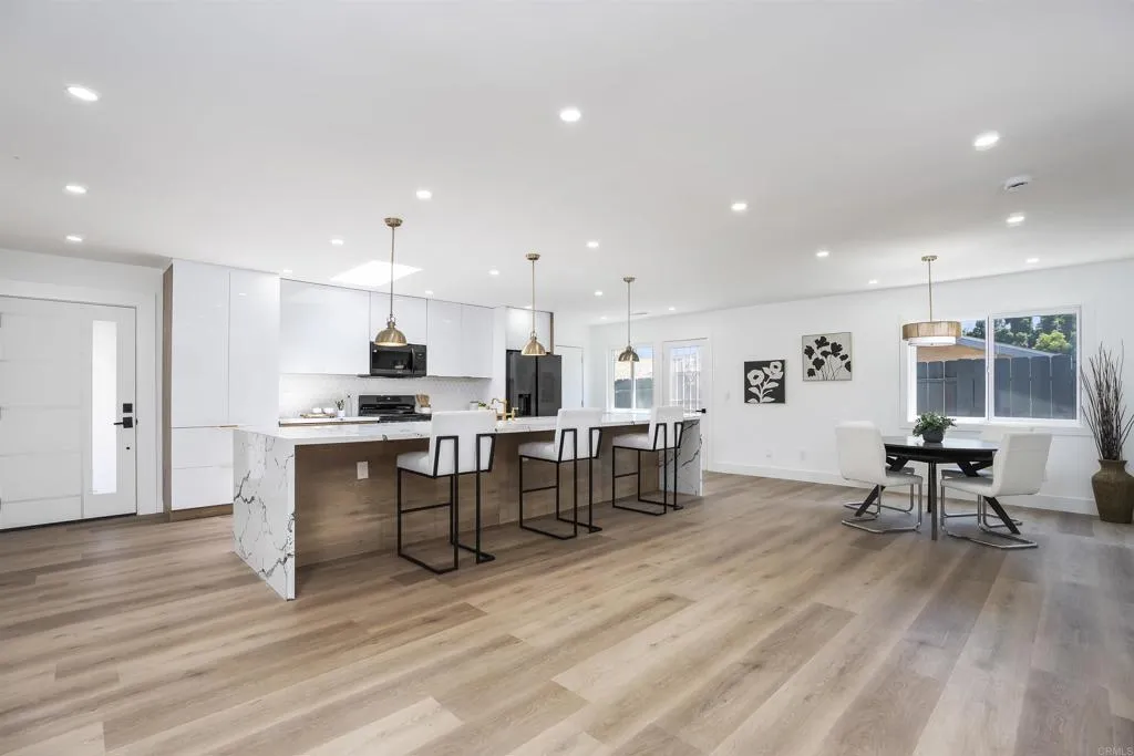 https://cdn.realtyfeed.com/cdn/127/306709700/5716ea87fcd10dcfaa4826e8ca702f70.webp