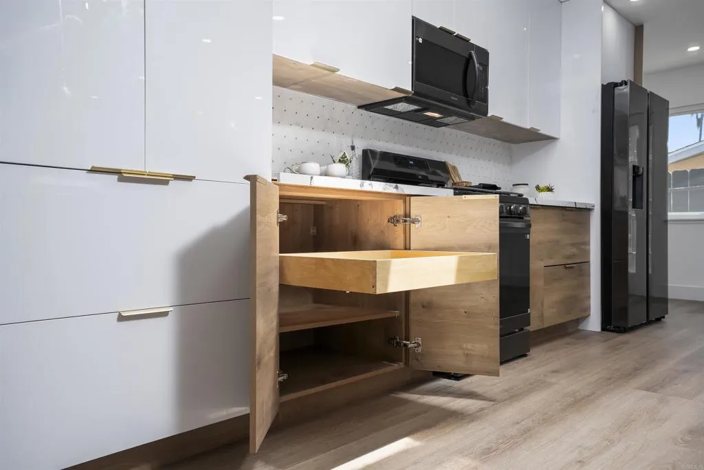 https://cdn.realtyfeed.com/cdn/127/306709700/98869a9cd413b5d35730fffa4ee8e57f.webp