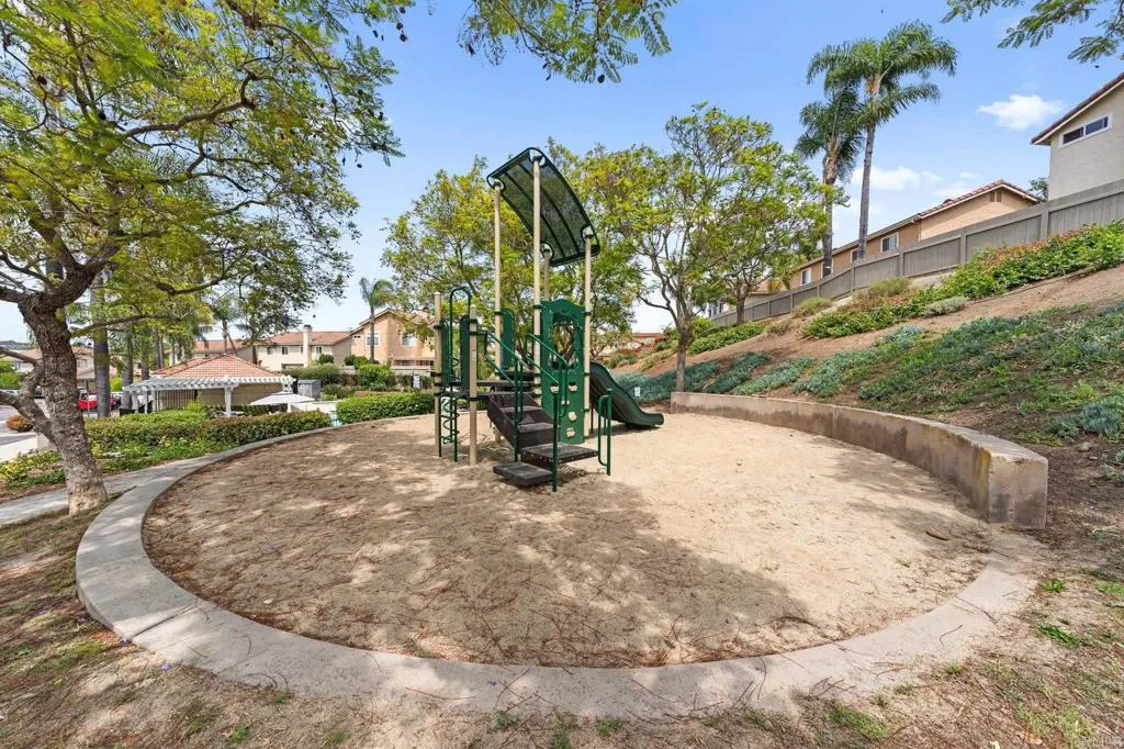 https://cdn.realtyfeed.com/cdn/127/306709743/8dc5e098d487249bb19d7d4a58c10b94.webp