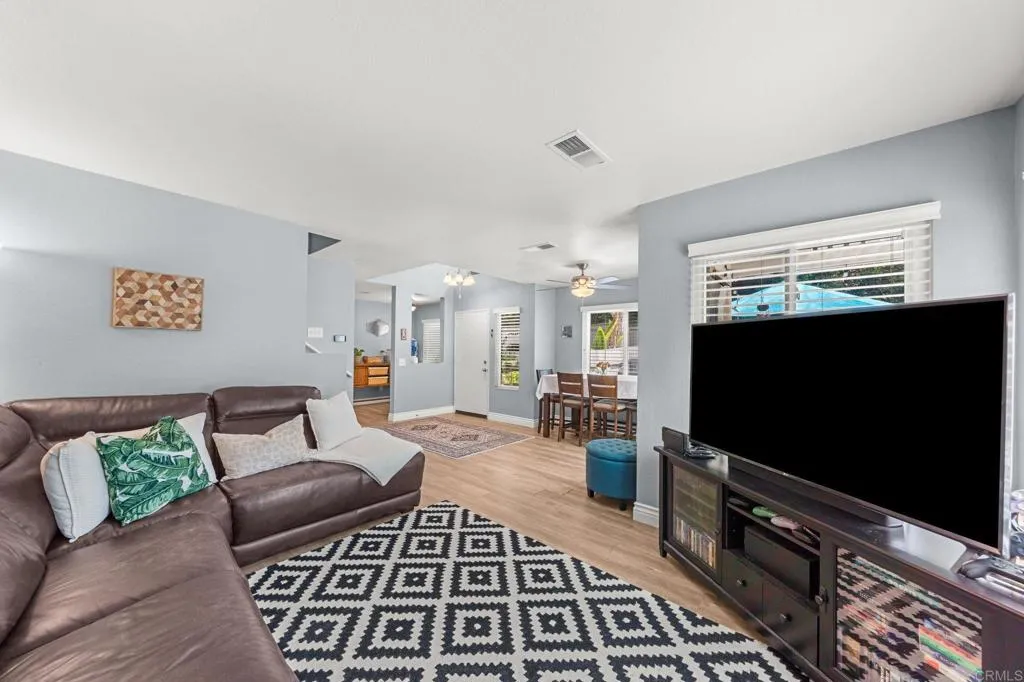 https://cdn.realtyfeed.com/cdn/127/306709743/ada398f50b9aece2af22d92f8d13327a.webp