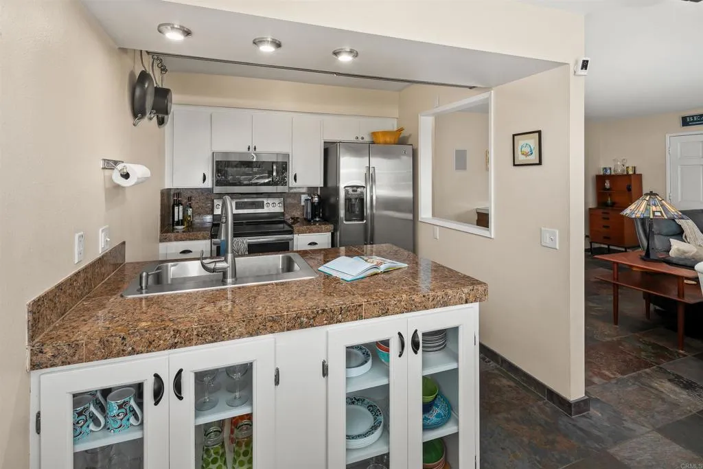 https://cdn.realtyfeed.com/cdn/127/306709781/158668133a142f2bd8544e326818092f.webp
