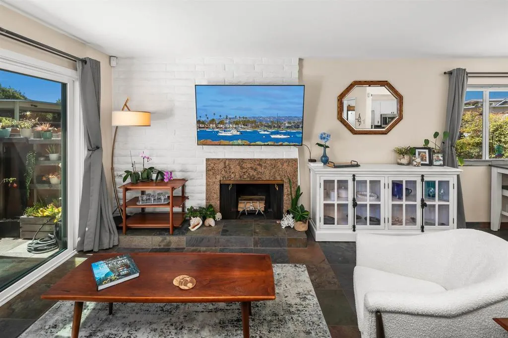 https://cdn.realtyfeed.com/cdn/127/306709781/6ce8b3756840e91e8cbfd28a571ba923.webp