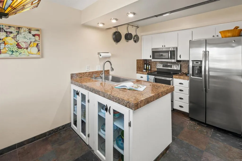 https://cdn.realtyfeed.com/cdn/127/306709781/73b11176d459e94f5bf92e134aece8a2.webp