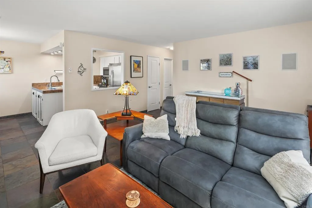 https://cdn.realtyfeed.com/cdn/127/306709781/784bac74666ae45a5bc824f076b6cfbf.webp