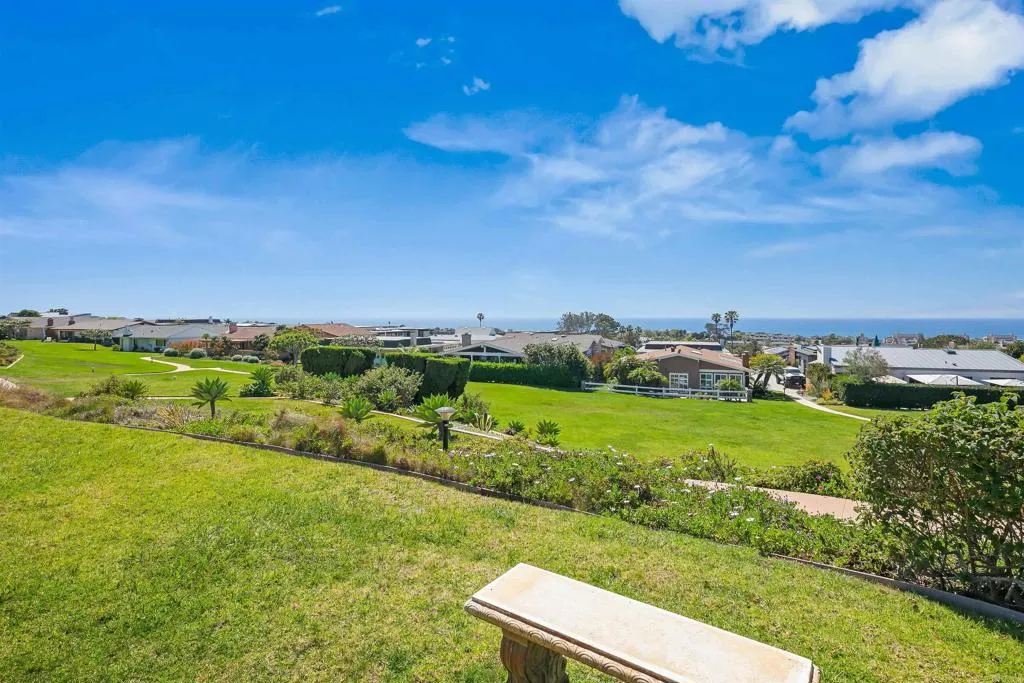 https://cdn.realtyfeed.com/cdn/127/306709781/d61940a9e97633b4058bf7097632cf34.webp