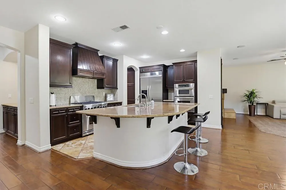 https://cdn.realtyfeed.com/cdn/127/306709786/1f6bb08b0a92a8f0363c17261d890af4.webp