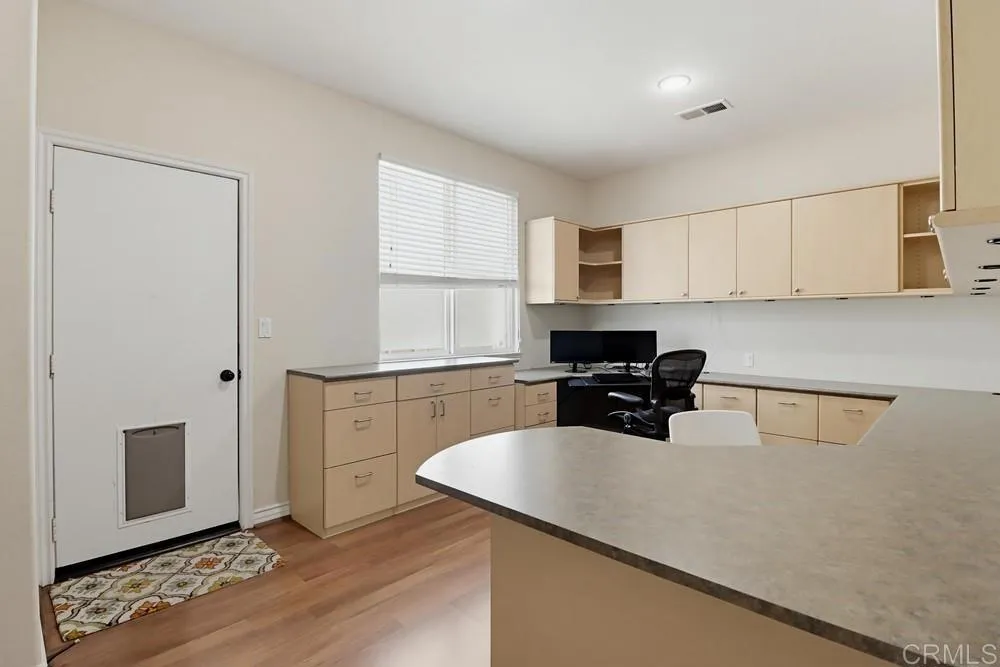 https://cdn.realtyfeed.com/cdn/127/306709786/7f592ba1aa2e6979bdbaf24371bd3ce2.webp