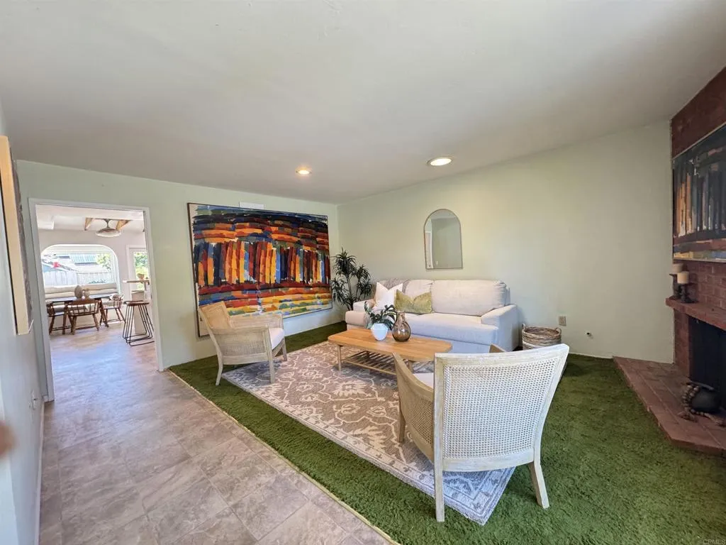 https://cdn.realtyfeed.com/cdn/127/306709892/26a0b118a307c144742fc6984a355adc.webp