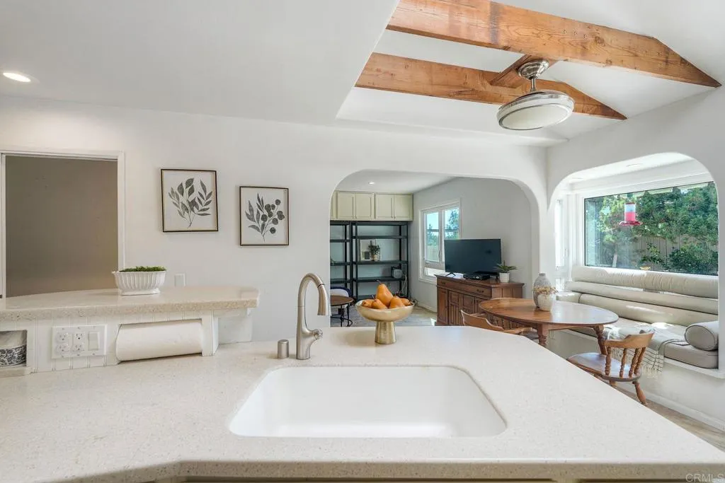 https://cdn.realtyfeed.com/cdn/127/306709892/2eb7f9ebdd4d8eb7e40db8c904a8d980.webp