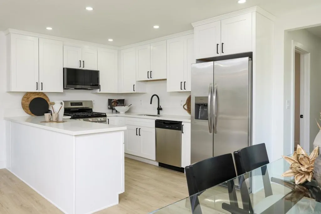 https://cdn.realtyfeed.com/cdn/127/306709933/220b447cffa376366c7db01be710daae.webp