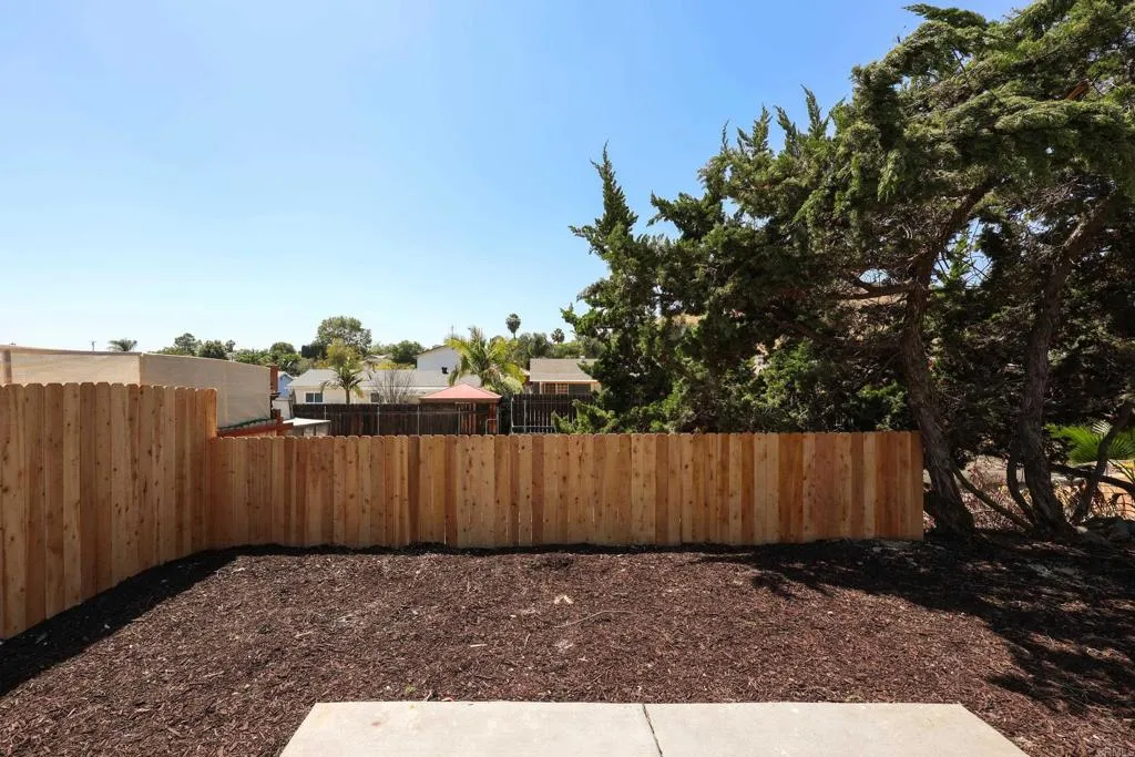https://cdn.realtyfeed.com/cdn/127/306709933/3c6cef8d5f8ff6d3265b3c2d607a97fc.webp