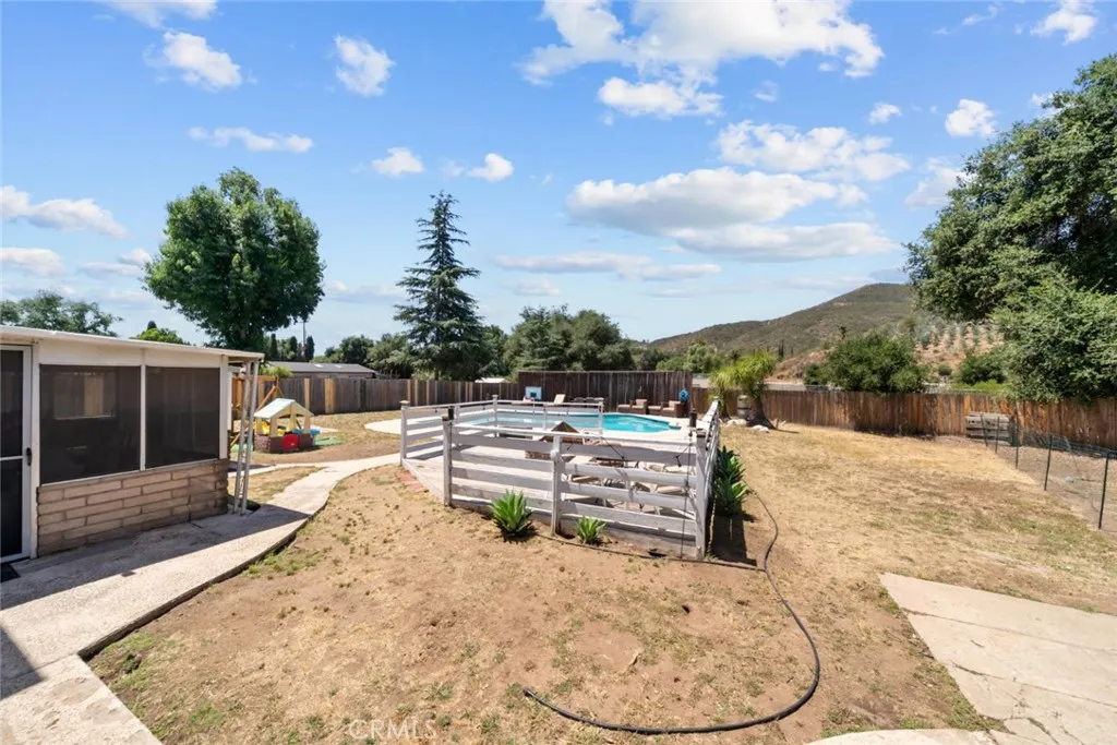 https://cdn.realtyfeed.com/cdn/127/306709952/351cc2c286fe74e361bac630247c15bd.webp