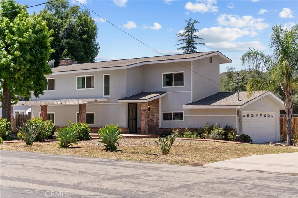 https://cdn.realtyfeed.com/cdn/127/306709952/5687219733dfe293920f6e5467b7b315.webp