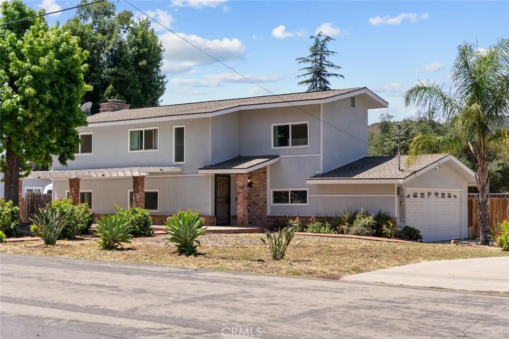 https://cdn.realtyfeed.com/cdn/127/306709952/772a7820f7415ea8c699c0e67d3140fa.webp