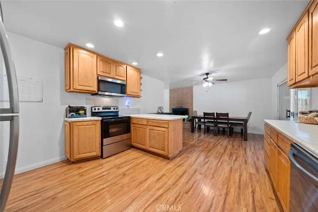 https://cdn.realtyfeed.com/cdn/127/306709952/ca526c03f101f5ff0cdd5c032c013e2b.webp