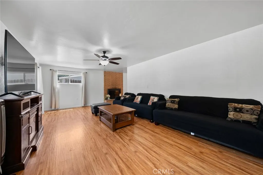 https://cdn.realtyfeed.com/cdn/127/306709952/fff336d746480c4d2045604fa4222dd4.webp
