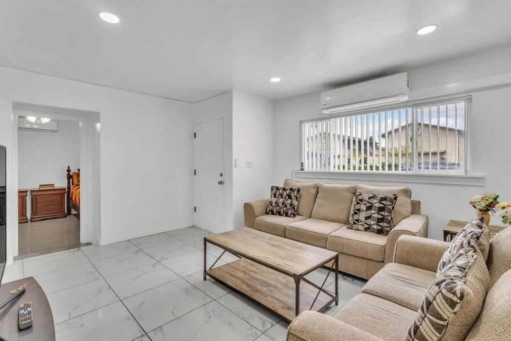 https://cdn.realtyfeed.com/cdn/127/306709964/08a89ca5a3f84ae9c55f203dd1a1e83c.webp