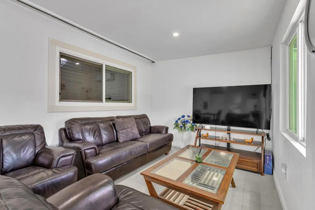 https://cdn.realtyfeed.com/cdn/127/306709964/36b067f7dac066b4e581f8420645f150.webp