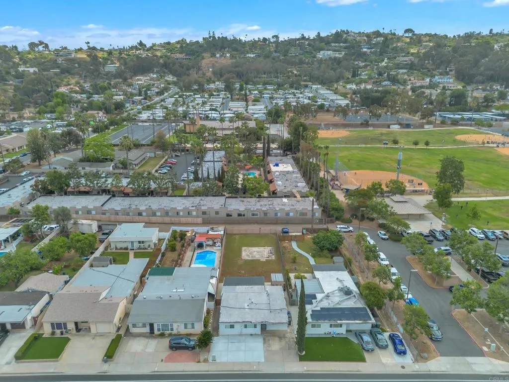 https://cdn.realtyfeed.com/cdn/127/306709964/67004f29d192cfe7cfd930e2c4123c7d.webp