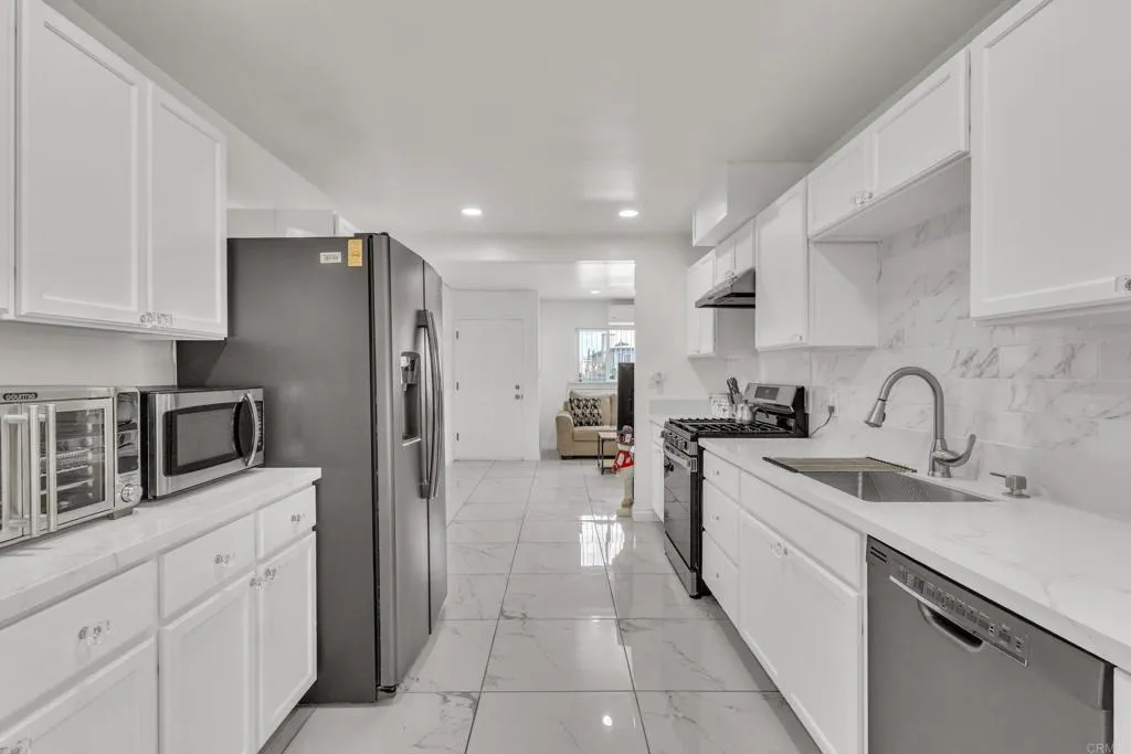 https://cdn.realtyfeed.com/cdn/127/306709964/72eb7cad8711a854e994f41b5ff55ba5.webp