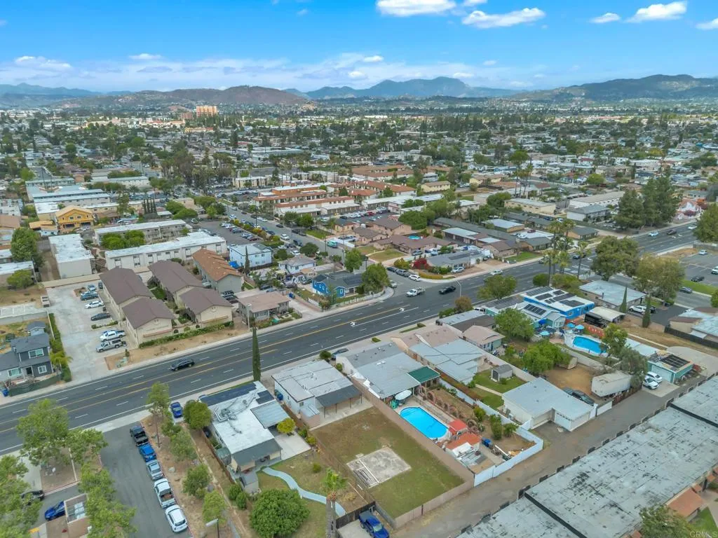 https://cdn.realtyfeed.com/cdn/127/306709964/bce372a69ec3fe9df8f1cf322c8e5e97.webp