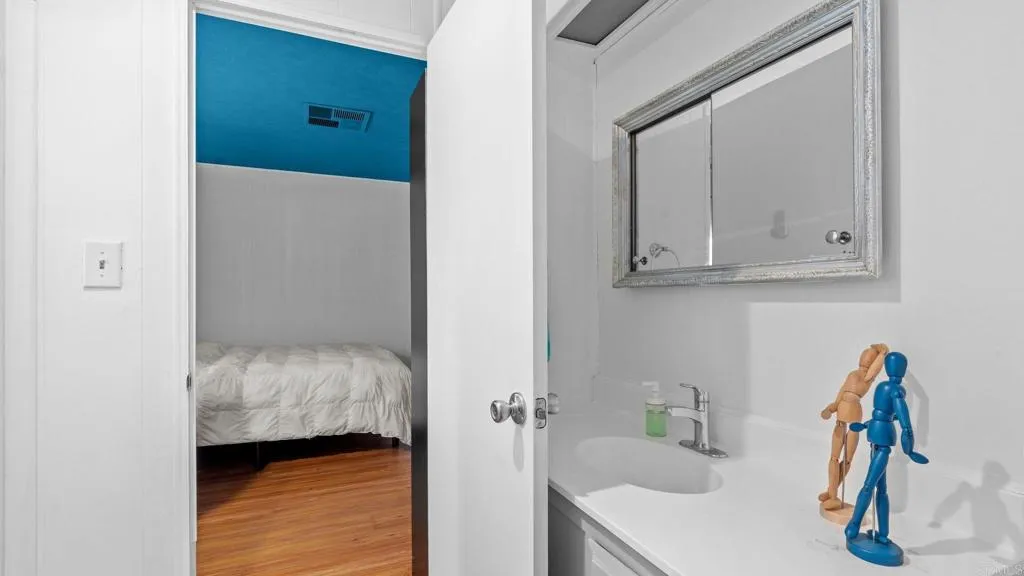 https://cdn.realtyfeed.com/cdn/127/306710008/242a4c5fe0879ed52877db3e0cebf941.webp