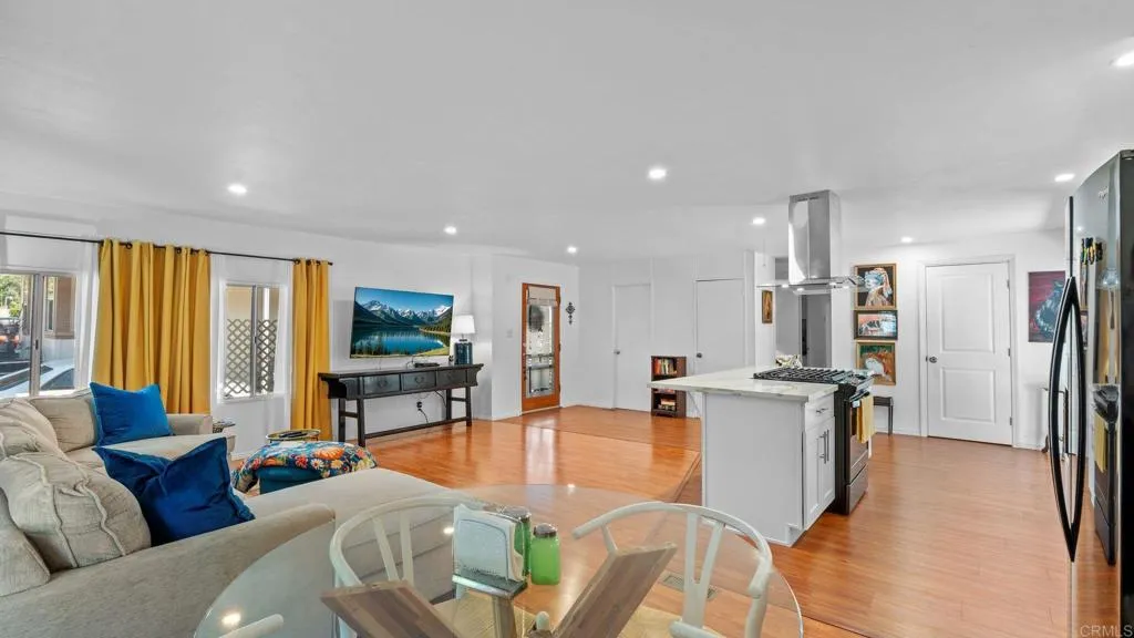 https://cdn.realtyfeed.com/cdn/127/306710008/a417b643b1387691712b985286de43a2.webp