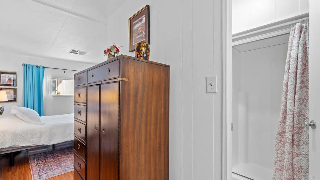 https://cdn.realtyfeed.com/cdn/127/306710008/bab95af148b8c455b7bd02e17b7947e0.webp