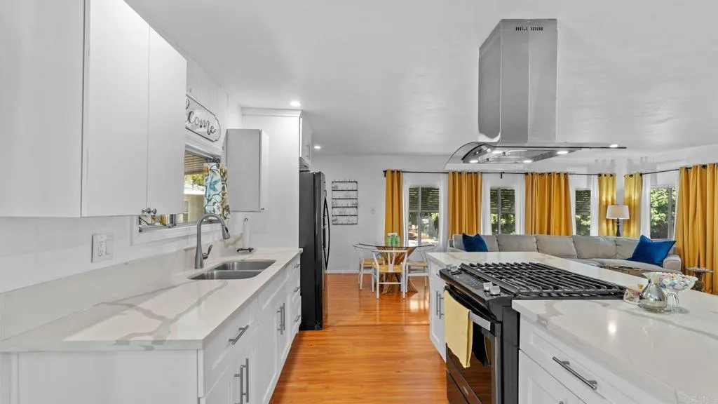 https://cdn.realtyfeed.com/cdn/127/306710008/c32e91379f6f40755ec3cc3019a02d28.webp