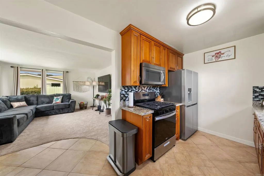 https://cdn.realtyfeed.com/cdn/127/306710062/23a8a0b1a9d13dfcb70b49b3892c8c60.webp
