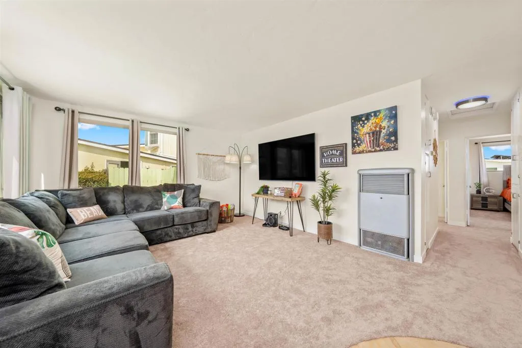 https://cdn.realtyfeed.com/cdn/127/306710062/374a1cb8bd457642202e12d0f0a87e07.webp