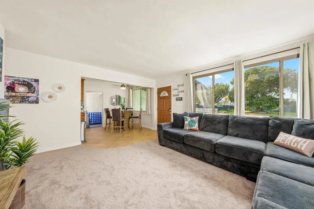https://cdn.realtyfeed.com/cdn/127/306710062/a4877e82761e6fc3eb083bb7ab7ee3e4.webp
