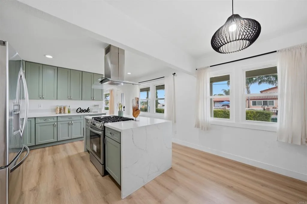 https://cdn.realtyfeed.com/cdn/127/306710195/26cac2b7bc82ceeca1a68822a0113837.webp