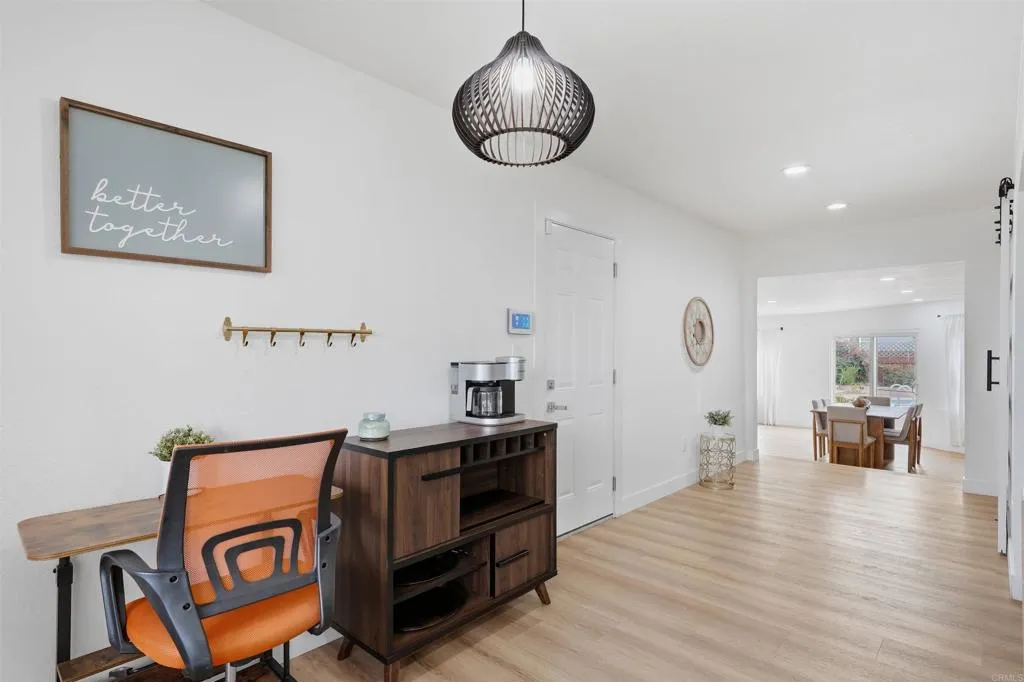 https://cdn.realtyfeed.com/cdn/127/306710195/27eb70639ddbf34550dfe3382dfa2531.webp