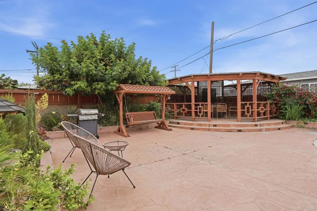 https://cdn.realtyfeed.com/cdn/127/306710195/307dabcb56acb74f9901492ae484227f.webp