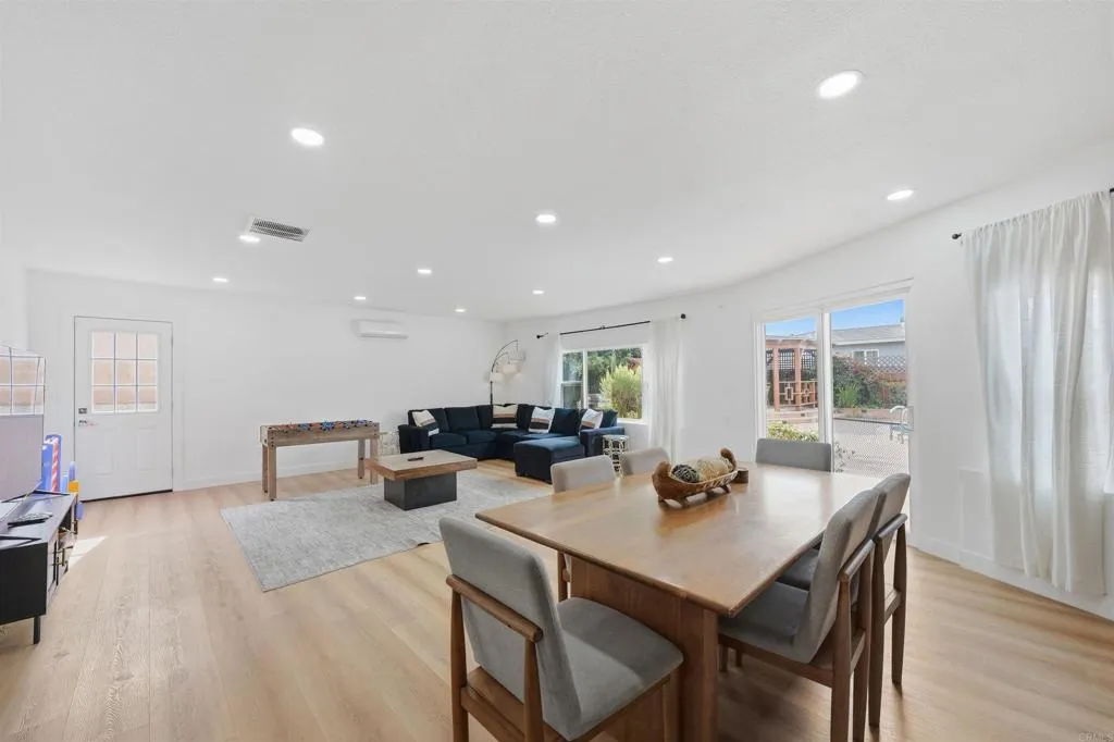 https://cdn.realtyfeed.com/cdn/127/306710195/3c23d4b63077174f56a1d18b276815c5.webp