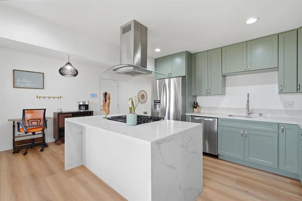 https://cdn.realtyfeed.com/cdn/127/306710195/41a19b7c26f1b9f05cda2c1996d383d4.webp