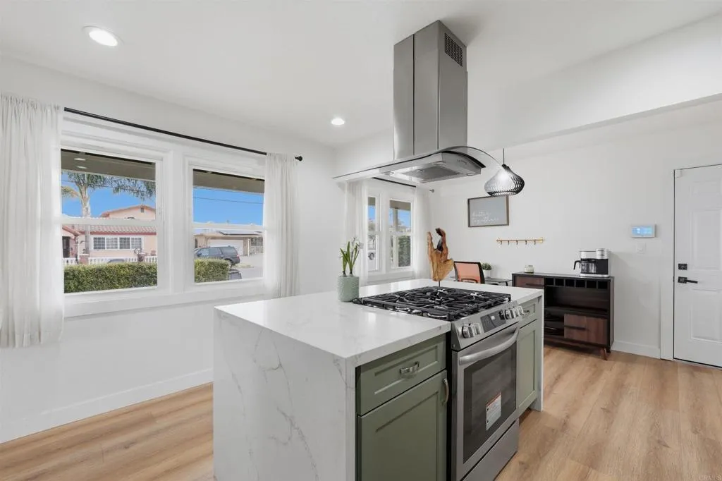 https://cdn.realtyfeed.com/cdn/127/306710195/cf4b99b85c08978e95774930ac153453.webp