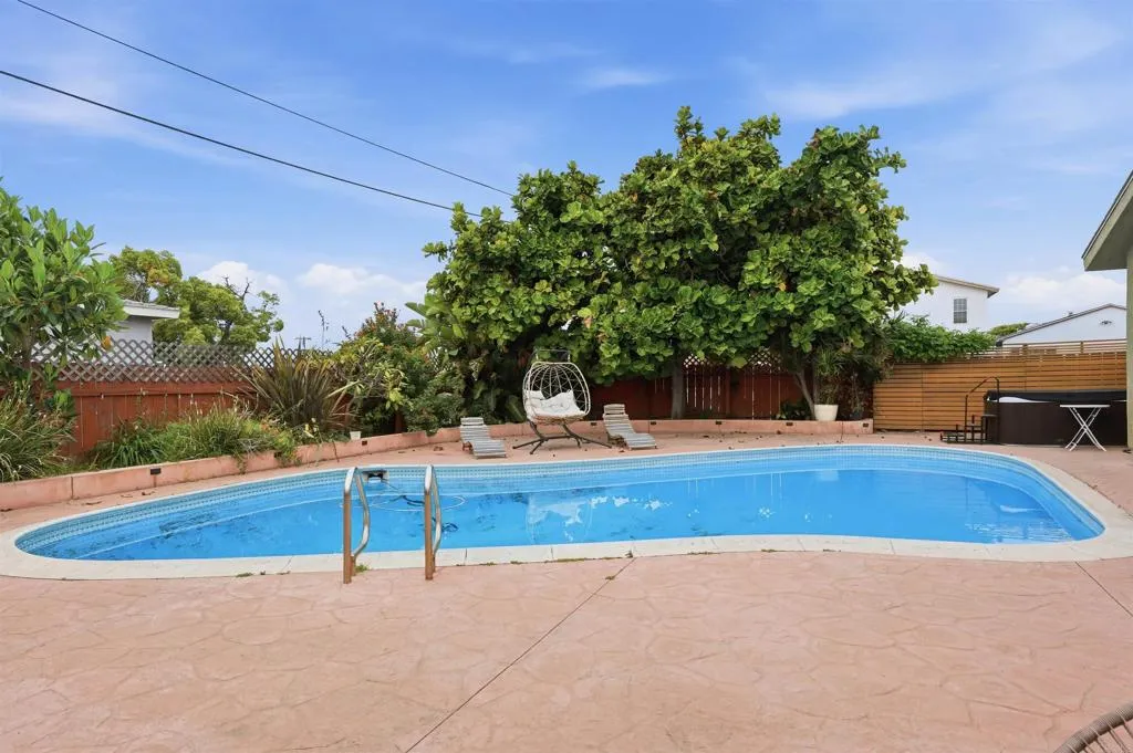 https://cdn.realtyfeed.com/cdn/127/306710195/ef90ad010e5a8dc35f3ad7e019faf7e9.webp