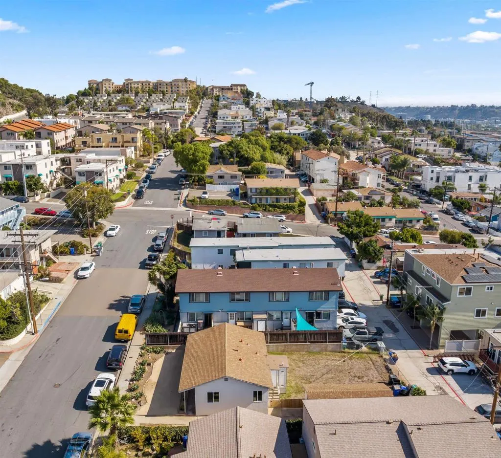 https://cdn.realtyfeed.com/cdn/127/306710268/20ebd3623fdd68a04527b56243a173f0.webp