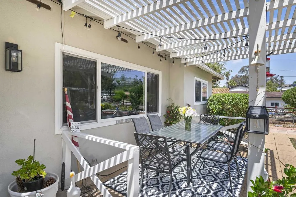 https://cdn.realtyfeed.com/cdn/127/306710307/716d32deb5ca4176646c34752d4a1efc.webp